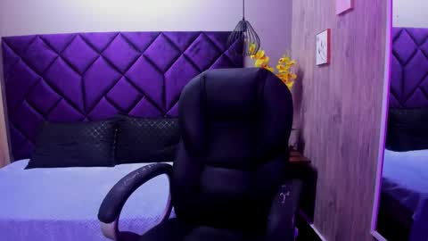 chloecampbell03 online show from 10/04/25, 12:58