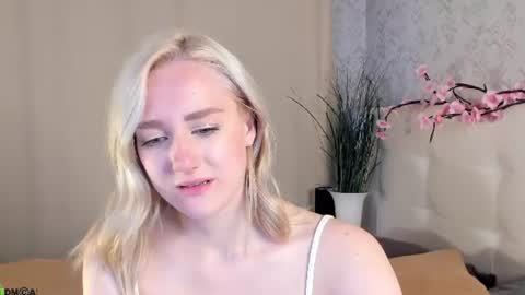 Chloe Deccker online show from 06/22/26, 01:18