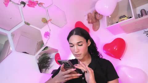 Snapshot of chloee_adams_ chatting on 02/15/25, 08:22 Chloe online show from 02/15/25, 08:22