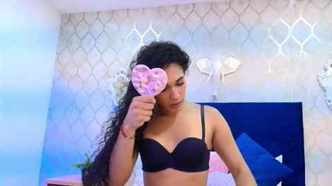 Snapshot of chloee_adams_ chatting on 02/05/26, 12:32 Chloe online show from 02/05/26, 12:32