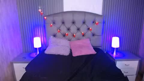 chloee_hs online show from 12/10/24, 08:51