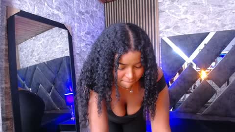 chloee_hs online show from 12/21/24, 03:14