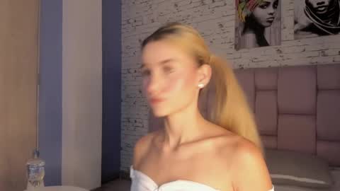 ChloeeLaurent online show from 10/13/25, 07:03
