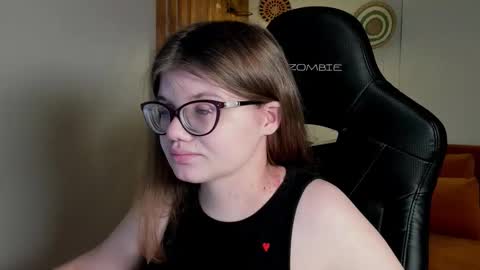 Snapshot of chloehalses chatting on 01/13/26, 05:13 ChloeHalses online show from 01/13/26, 05:13