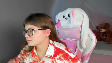 Snapshot of chloehalses chatting on 01/19/26, 05:11 ChloeHalses online show from 01/19/26, 05:11
