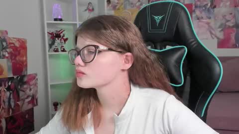 Snapshot of chloehalses chatting on 02/04/26, 08:03 ChloeHalses online show from 02/04/26, 08:03