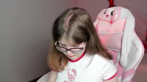 Snapshot of chloehalses chatting on 02/17/26, 05:15 ChloeHalses online show from 02/17/26, 05:15