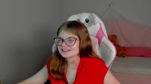 Snapshot of chloehalses chatting on 04/10/26, 07:07 ChloeHalses online show from 04/10/26, 07:07