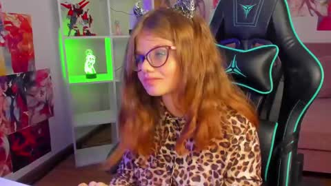 Snapshot of chloehalses chatting on 04/11/26, 05:06 ChloeHalses online show from 04/11/26, 05:06