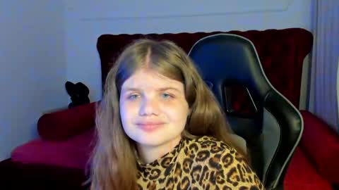 Snapshot of chloehalses chatting on 05/08/26, 05:07 ChloeHalses online show from 05/08/26, 05:07