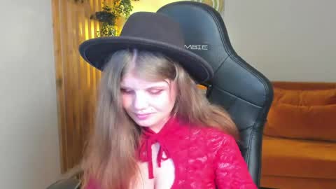 Snapshot of chloehalses chatting on 05/10/26, 05:07 ChloeHalses online show from 05/10/26, 05:07