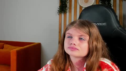 Snapshot of chloehalses chatting on 06/05/26, 05:18 ChloeHalses online show from 06/05/26, 05:18