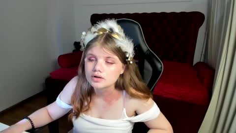 Snapshot of chloehalses chatting on 06/07/26, 04:00 ChloeHalses online show from 06/07/26, 04:00