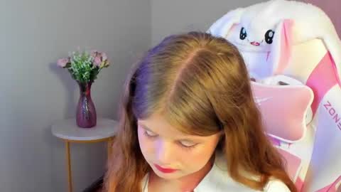 Snapshot of chloehalses chatting on 06/09/26, 07:03 ChloeHalses online show from 06/09/26, 07:03