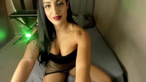 Laura  independent model online show from 12/21/24, 11:34