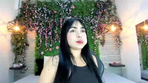 Chloe online show from 12/01/25, 02:49