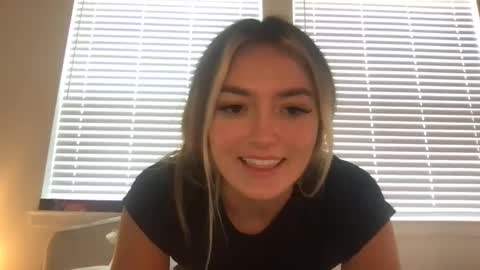 Chloe Hart online show from 09/17/25, 09:38