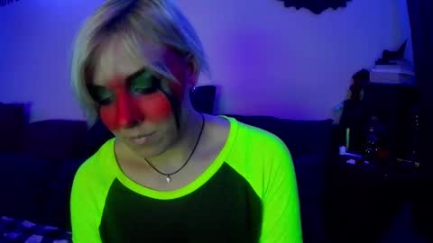 Snapshot of chloekissxo chatting on 12/08/24, 01:35 Chloekissxo online show from 12/08/24, 01:35