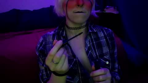 Snapshot of chloekissxo chatting on 09/26/25, 12:36 Chloekissxo online show from 09/26/25, 12:36