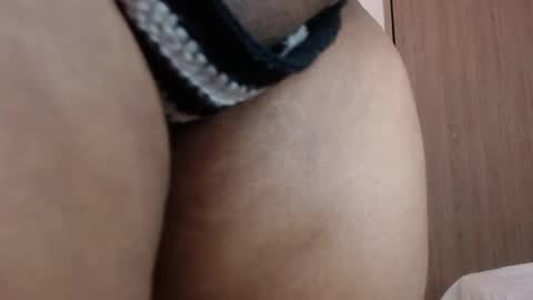 Chloe Larah online show from 02/25/25, 08:41