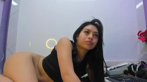 Snapshot of chloemartini_ chatting on 10/17/25, 03:20 ChloeSignup For Free Join my Fan Club online show from 10/17/25, 03:20