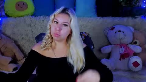 ChloeRicci online show from 09/20/25, 07:09