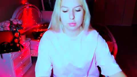 ChloeRicci online show from 10/28/25, 06:50