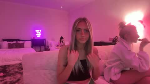 chloeros3e online show from 09/26/25, 05:28