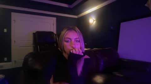 chloeros3e online show from 09/29/25, 05:18