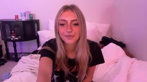 chloeros3e online show from 09/30/25, 10:20