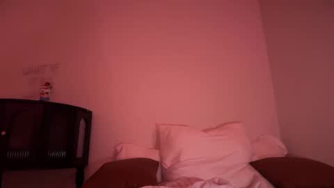 chloeros3e online show from 10/04/25, 07:56