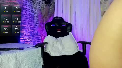 .. Chloe .. online show from 05/15/26, 02:29