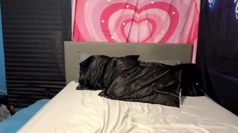 Snapshot of chloesbigboobs chatting on 02/02/25, 06:48 Chloes Big Boobs online show from 02/02/25, 06:48