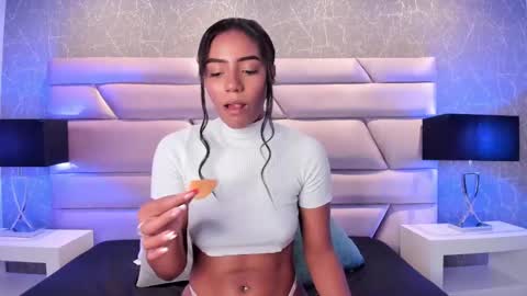 CHLOE  online show from 01/25/25, 12:48