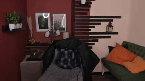 Chloe online show from 10/14/25, 11:22