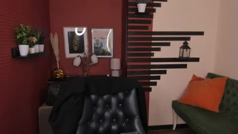 Chloe online show from 10/15/25, 11:10