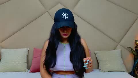 Chloe Vee online show from 09/28/25, 05:02