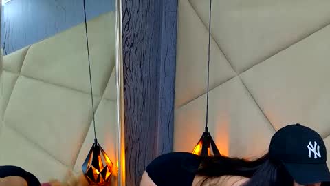 Chloe Vee online show from 11/28/25, 06:16