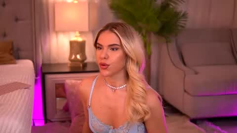 Chloe online show from 01/09/25, 03:04