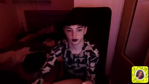 Snapshot of chloevenommm chatting on 04/19/26, 12:26 chloevenommm online show from 04/19/26, 12:26