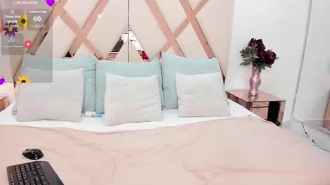 Snapshot of chloewillsonn chatting on 10/17/25, 05:48 Chloe  online show from 10/17/25, 05:48