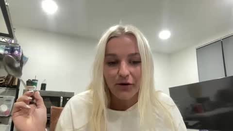 Snapshot of chloexbabe chatting on 01/10/26, 08:05 Chloe Babe online show from 01/10/26, 08:05