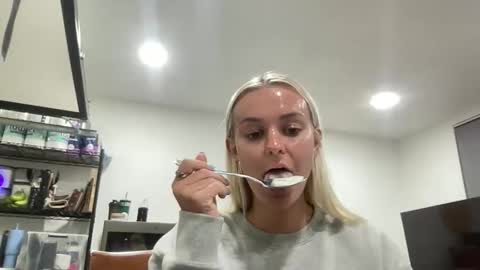 Snapshot of chloexbabe chatting on 01/11/26, 07:02 Chloe Babe online show from 01/11/26, 07:02