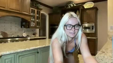 Snapshot of chloexbabe chatting on 04/29/26, 07:12 Chloe Babe online show from 04/29/26, 07:12