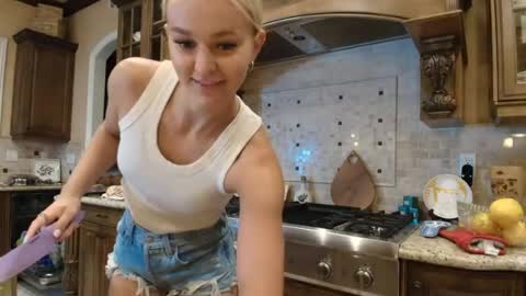 Chloe Babe online show from 07/12/26, 04:47