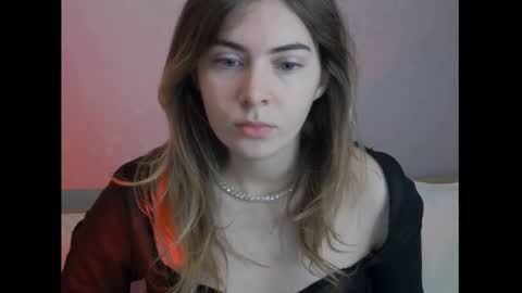 chloi_hes online show from 12/22/24, 08:38