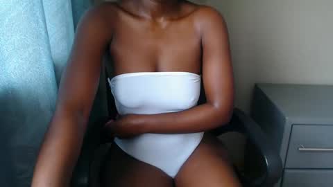 Snapshot of choccoa chatting on 11/18/25, 08:52 Daisy online show from 11/18/25, 08:52