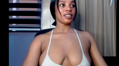 ESTHER online show from 01/10/25, 06:42