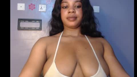 ESTHER online show from 03/06/25, 01:35