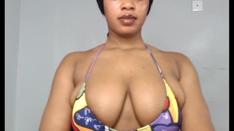 ESTHER online show from 10/19/25, 07:42